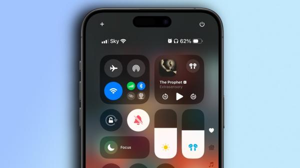 photo of How to use the iOS 18 iPhone Control Center image