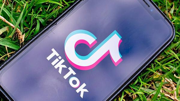 photo of TikTok service restored in the US after promises that ban won't be enforced image