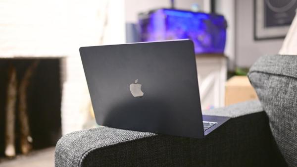 MacBook Pro rumored to get Apple Silicon…