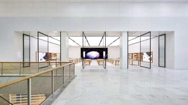 photo of Crime blotter: Teenaged Apple Store robber agrees to pay security guards image