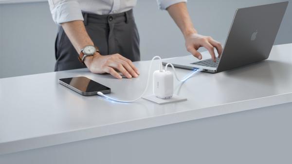 photo of Torras FlexLine and MiniMag are here to power your new iPhone 17 Pro Max image