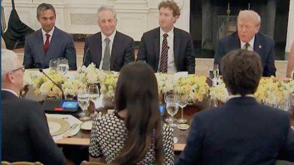 photo of Cook praises Trump's leadership in White House dinner image