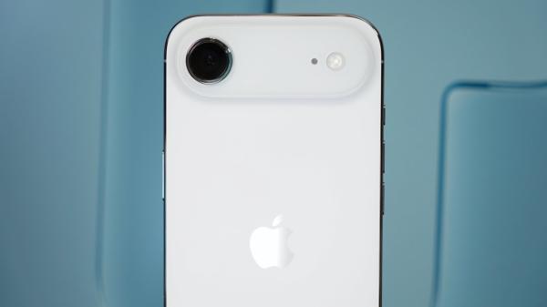photo of iPhone Air review: An aspirational iPhone that the Pro won't buy image