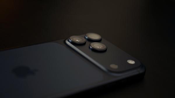 photo of JP Morgan hikes Apple stock target to $305, second increase in a week image