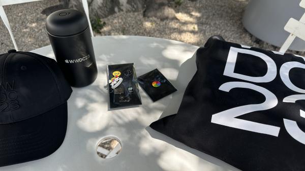 photo of Apple gifts WWDC23 developers limited-edition tote bags, enamel pins, more image