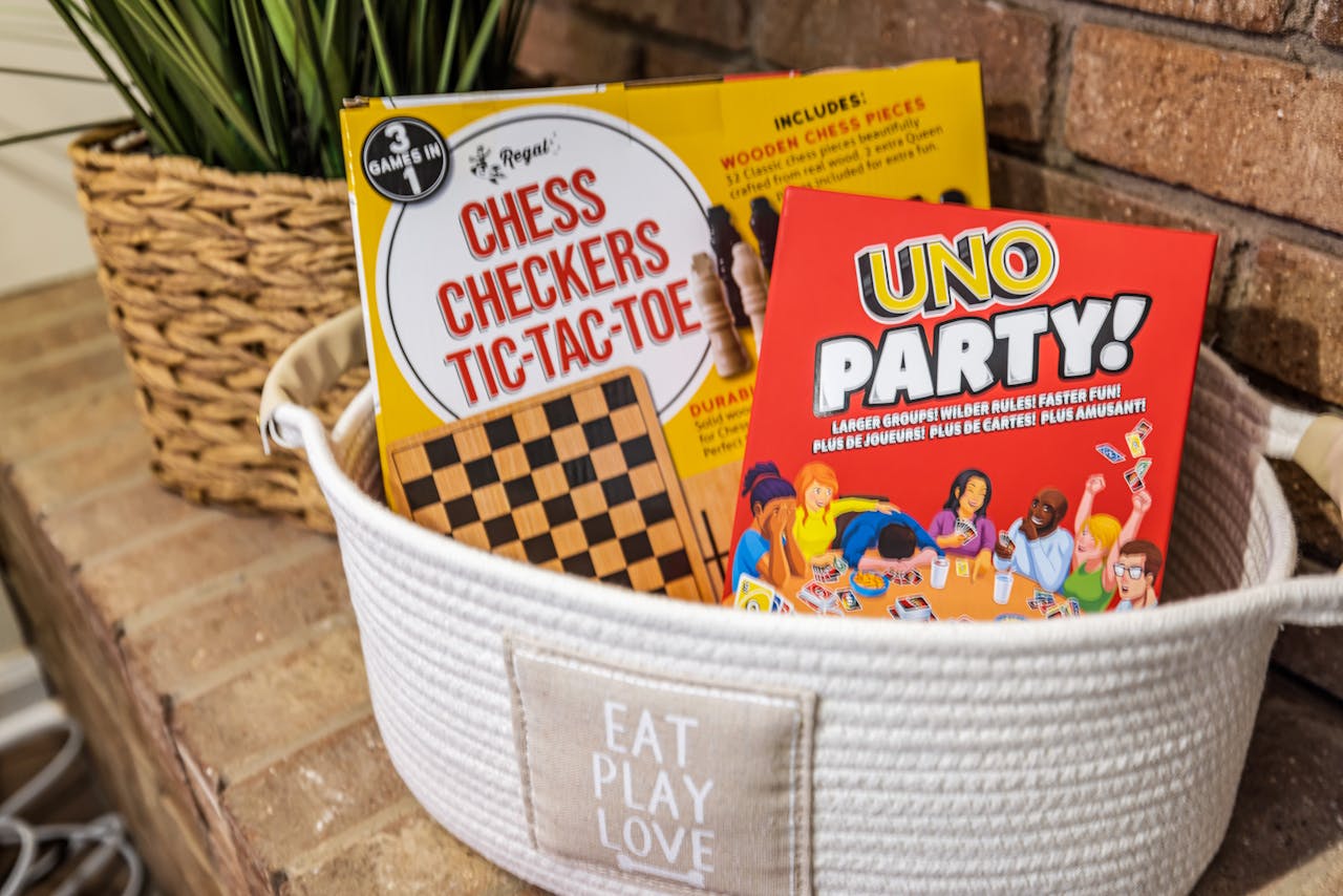 checkers uno party games