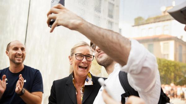 photo of Angela Ahrendts details plans for life after Apple at Ralph Lauren fashion show appearance image