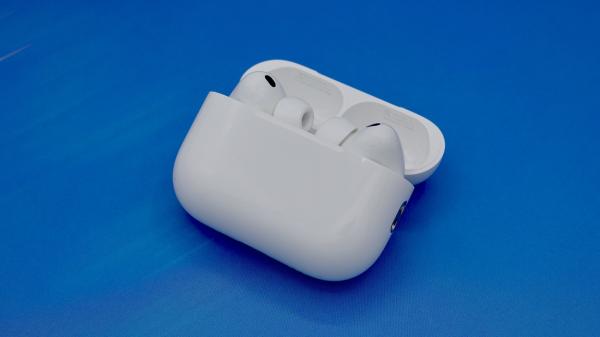photo of AirPods Pro 3 after one month: The most complicated upgrade yet image