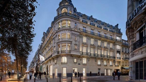 Apple Closes French Stores Ahead of&hellip;