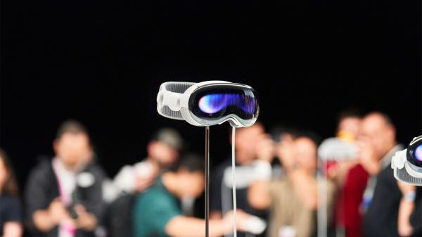 photo of Apple Vision Pro Testers Share Impressions: 'By Far the Best Headset' image