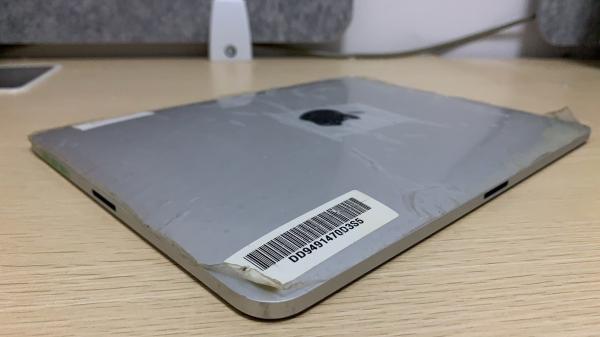 photo of New first-gen iPad prototype images suggest Apple considered a ‘dual dock’ design image