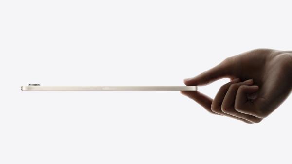 Apple Avoids Showing Pinched Fingers on…