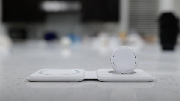 photo of MagSafe Duo reviews: A convenient but expensive way to charge iPhone and Apple Watch image