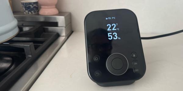photo of HomeKit Weekly: SwitchBot Hub 3 shows the kind of device Apple should build image