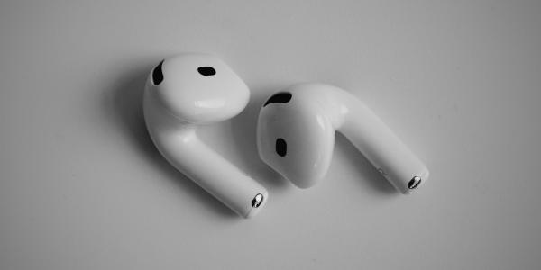 Hands-on with AirPods 4: better in every…