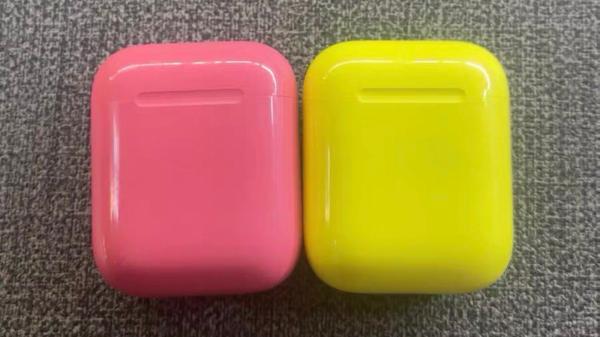 Apple Tested AirPods in Bright Colors
