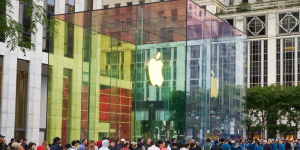 Giant iPhone Duo installations spotted at Apple Fifth&hellip;