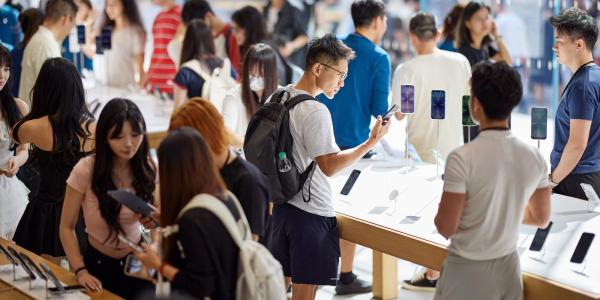Apple discounts iPhone in China ahead…