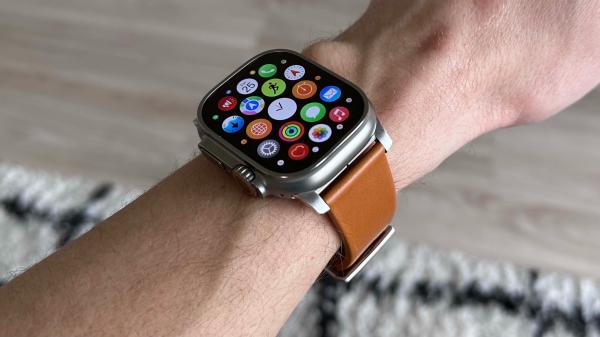 photo of This new Android foldable claims to have Apple Watch support… somehow image