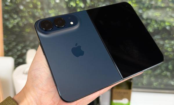 iPhone Duo Launch Begins as First&hellip;