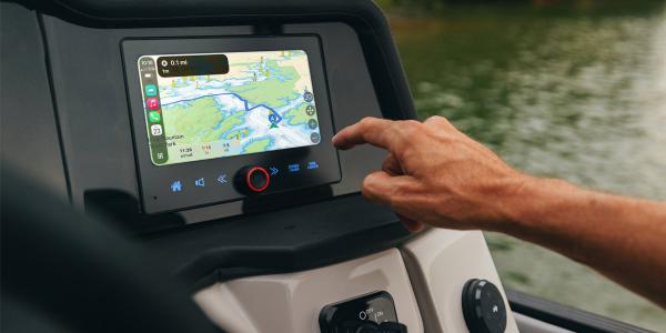 Apple CarPlay expands to select pontoon…