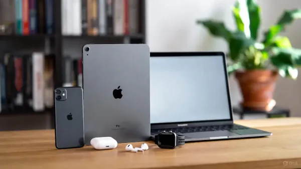 Shopping for Apple fans? These gifts can’t miss.