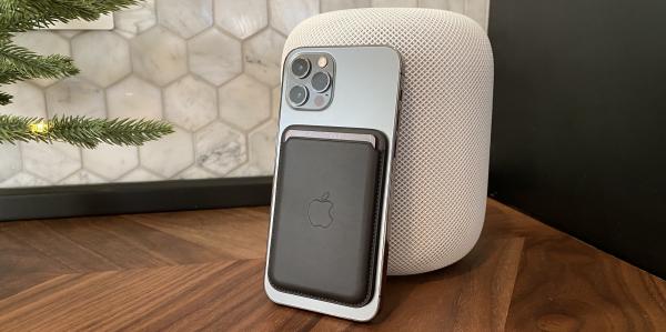 photo of Hands-on: iPhone Leather Wallet with MagSafe offers a compelling but tricky experience image