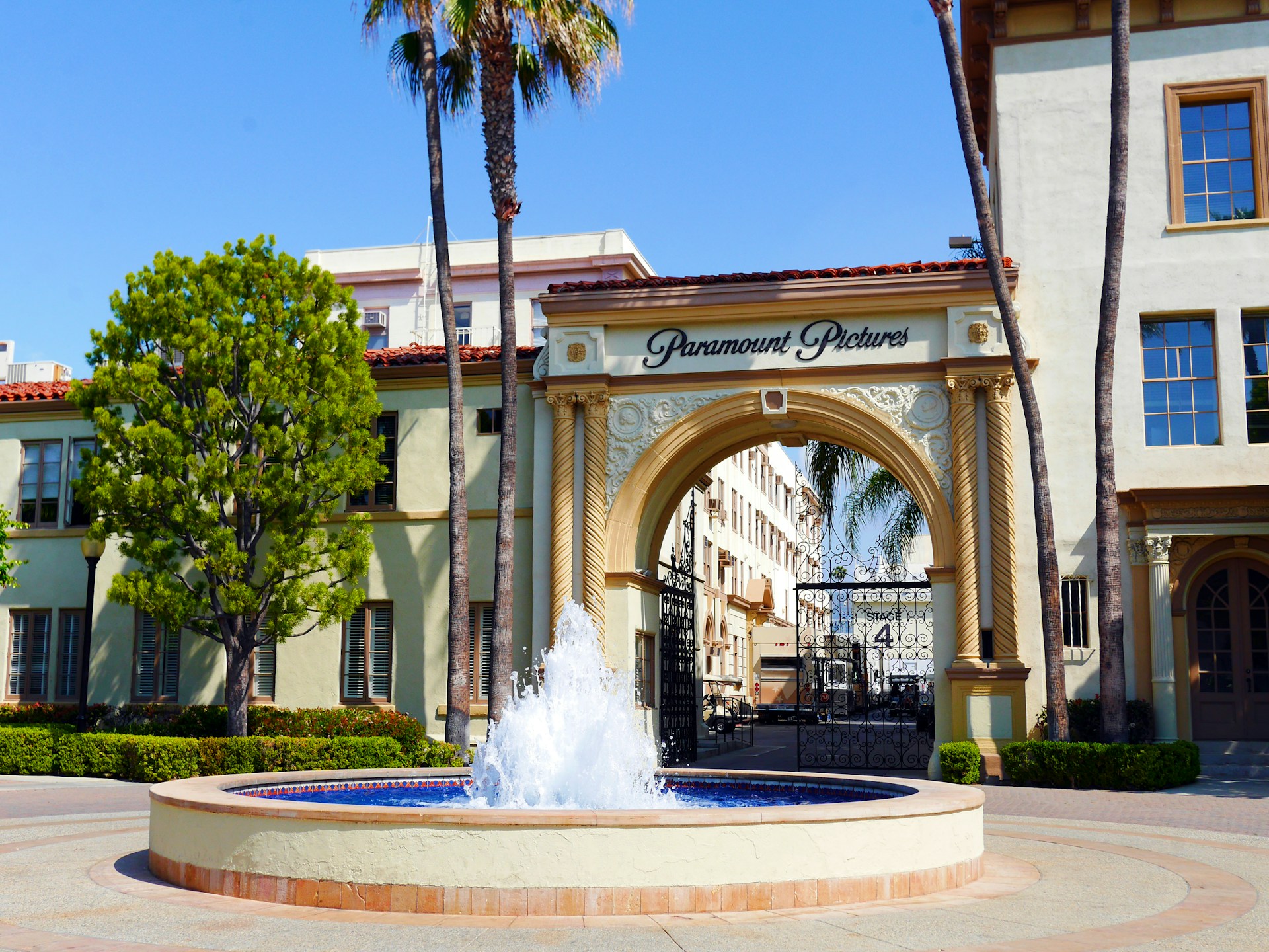 paramount pictures studio gates