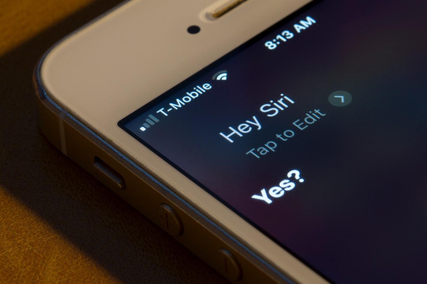 iPhone showing siri