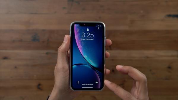 photo of Consumer advocacy group claims Apple overestimates iPhone battery life by up to 51% image