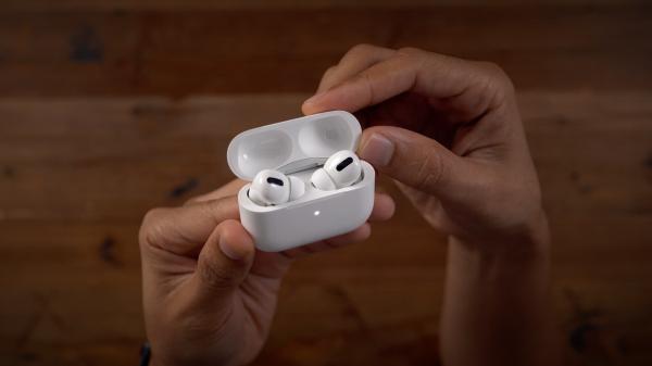 photo of Apple releases updated AirPods Pro 2 firmware image