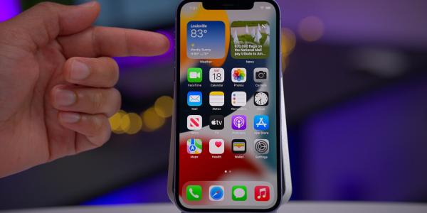 iOS 18.4 lets you set default iPhone…