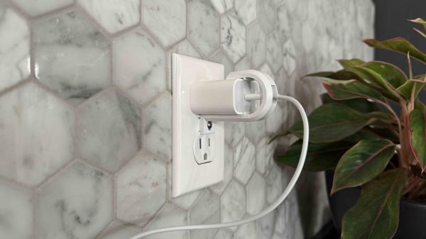 photo of Review: Lock Socket is a clever way to keep iPhone chargers from disappearing image