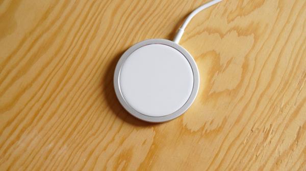 photo of Apple Updates MagSafe Charger Firmware to 10M229 image