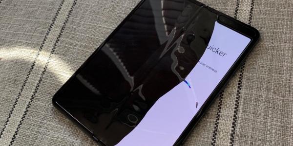 photo of Samsung Galaxy Fold display issues emerge just 48 hours after first outing image