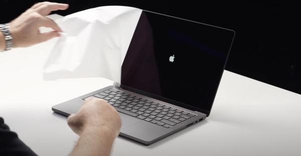 photo of New unboxing video allegedly reveals unannounced M4 MacBook Pro, benchmark results image