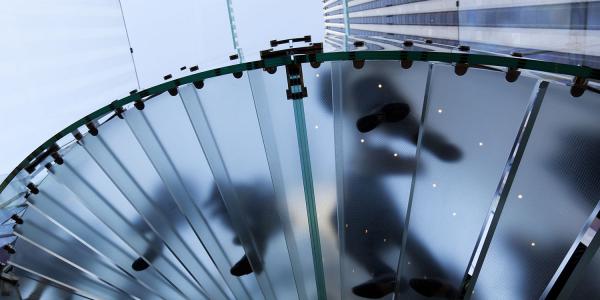 photo of Fun GIF shows Apple go from nowhere to most valuable global brand in just two years image